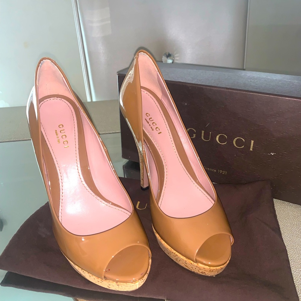 Gucci Nude Patent Leather Pumps